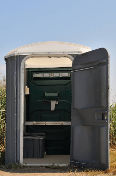 Best Portable restroom trailer rental  in Chlicothe, IL